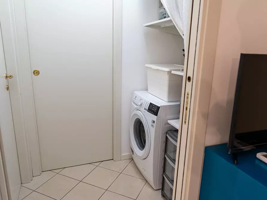 Immagine 31 di Bilocale in vendita  in Viale Catalani 20 a Riccione