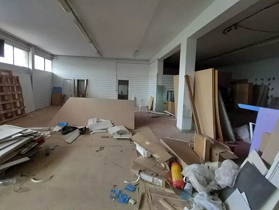 Immagine 22 di Attività commerciale in affitto  in Via Ausa 46 a Rimini