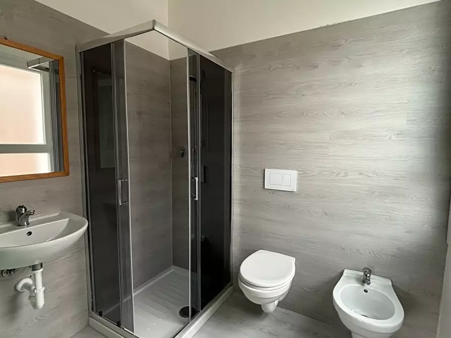 Immagine 5 di Palazzo in vendita  in Viale Don Giovanni Bosco 21 a Rimini