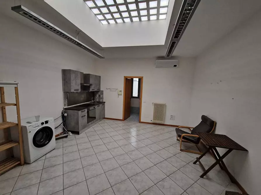 Immagine 7 di Ufficio in vendita  in Via Marecchiese 152 a Rimini