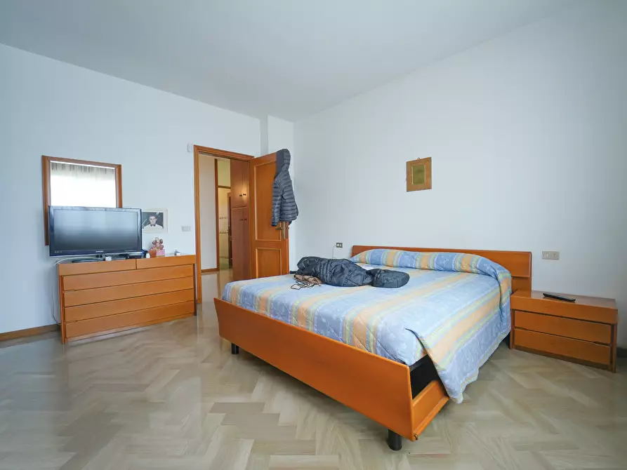 Immagine 51 di Pentalocale in vendita  in Via Busca 115 a Santarcangelo Di Romagna