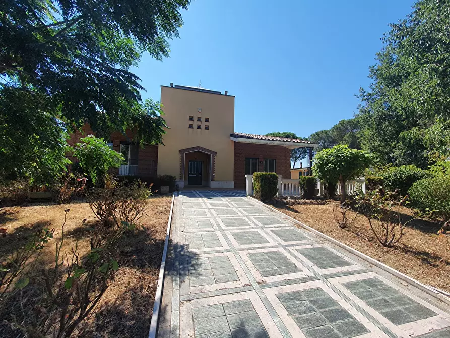 Immagine 7 di Villa in vendita  in dalla chiesa a Santarcangelo Di Romagna