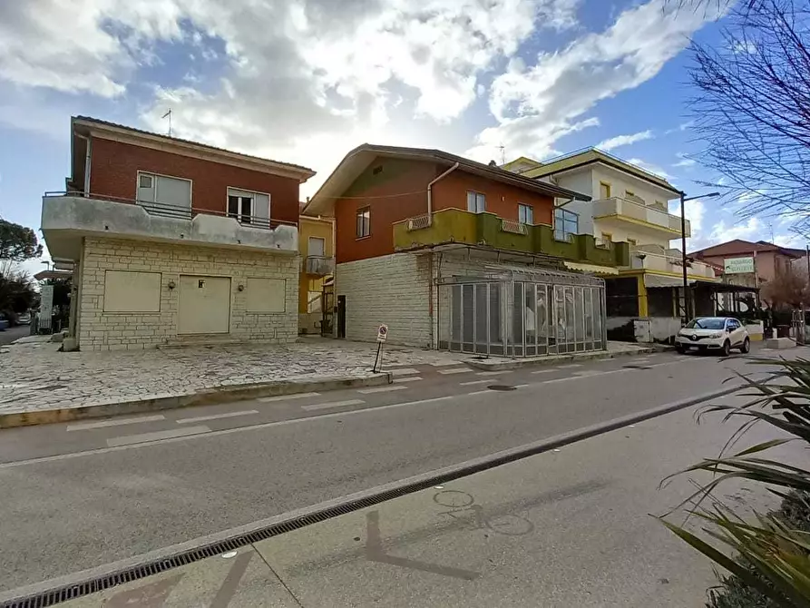 Immagine 1 di Casa indipendente in vendita  in Via E. Bruschi 54 a Rimini
