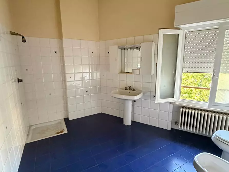 Immagine 21 di Pentalocale in vendita  in Via Cino Mancini 55 a Cattolica