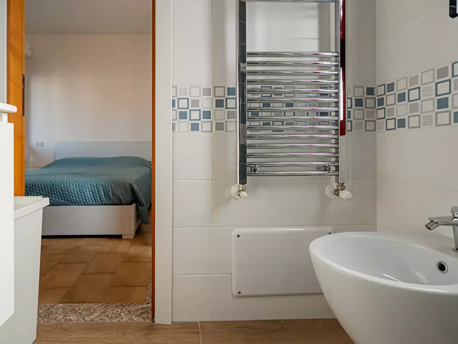 Immagine 26 di Bilocale in vendita  in Via Leptis Magna 2 a Rimini