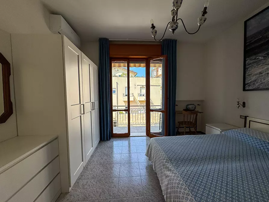Immagine 15 di Trilocale in vendita  in Viale Piave 23 a Rimini