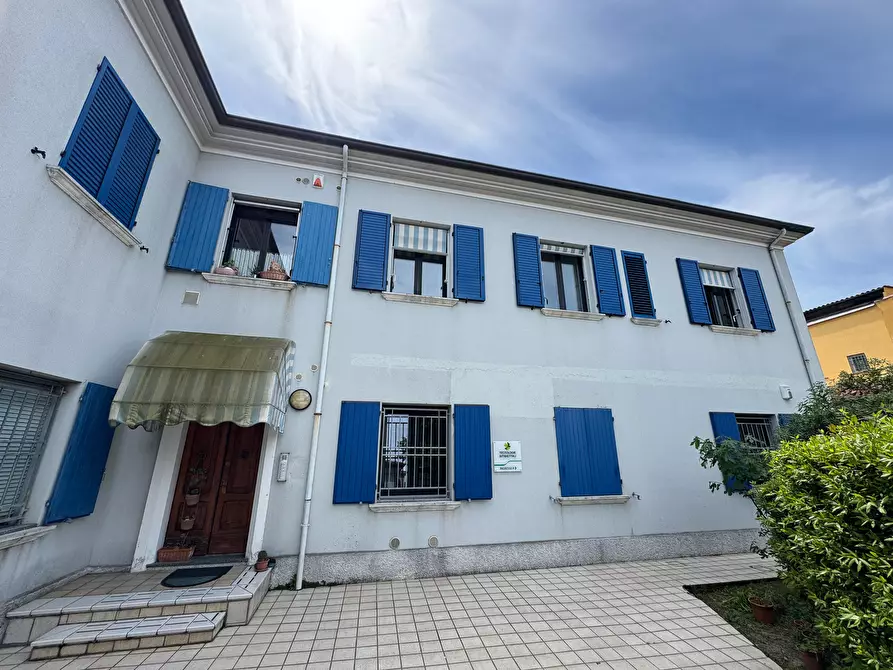 Immagine 1 di Quadrilocale in vendita  in Via Melozzo da Forlì 36 a Rimini