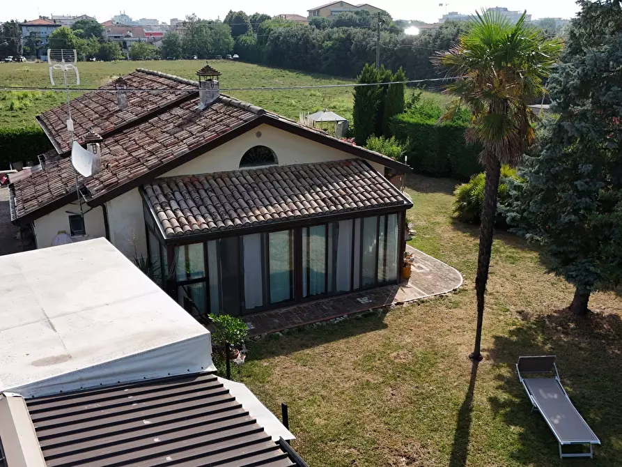 Immagine 28 di Villa in vendita  in Via Laerte Rolfini a Rimini