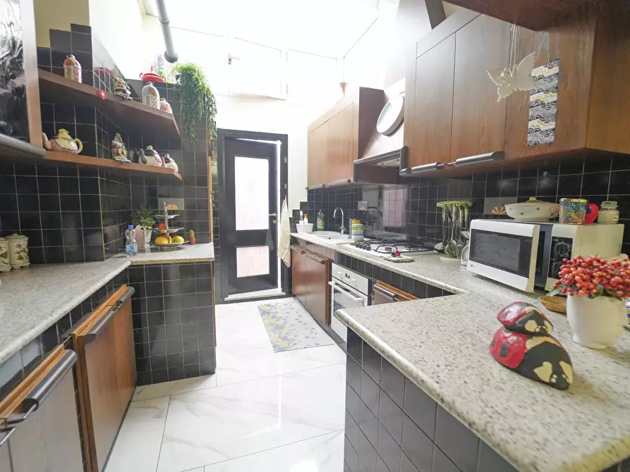 Immagine 7 di Palazzo in vendita  in Via Albio Tibullo 40 a Bellaria-Igea Marina