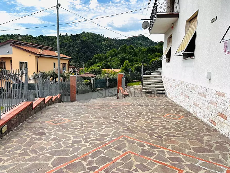 Immagine 3 di Villa in vendita  in Via 1º Maggio 12 a Follo