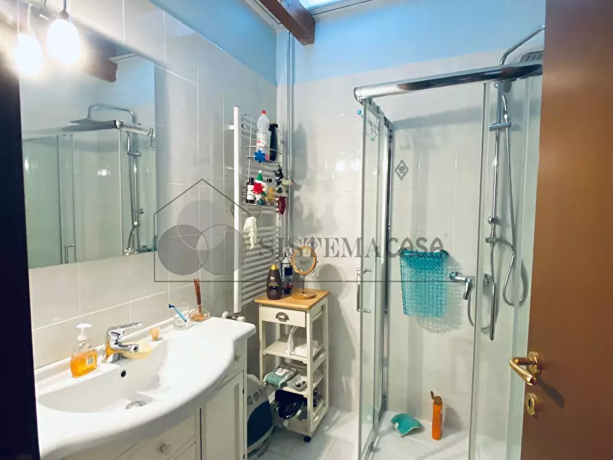 Immagine 21 di Villa in vendita  in Via 1º Maggio 12 a Follo