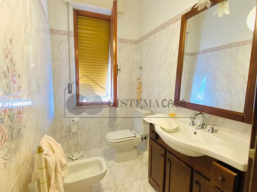 Immagine 19 di Villa in vendita  in Via 1º Maggio 12 a Follo