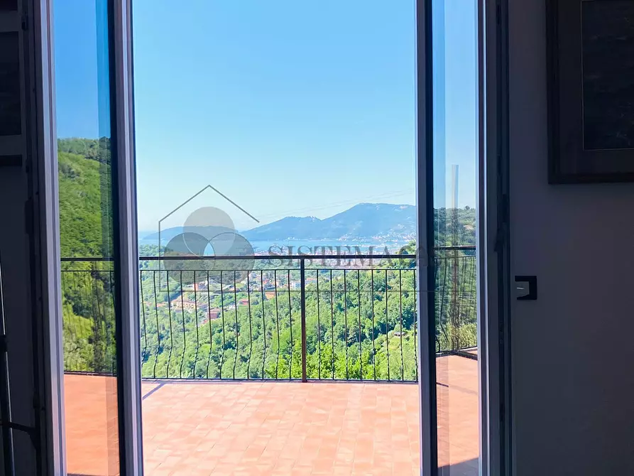 Immagine 35 di Villa in vendita  in Via Fratelli Aristide e Alduino Castellini 8 a Vezzano Ligure