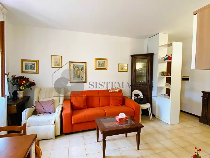 Immagine 7 di Trilocale in vendita  in Piazza Garibaldi 9 a Follo