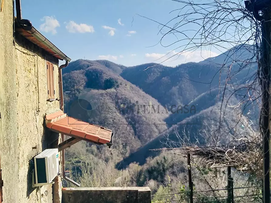 Immagine 4 di Rustico / casale in vendita  in Via Villaggio U.N.R.R.A. 8 a Fosdinovo