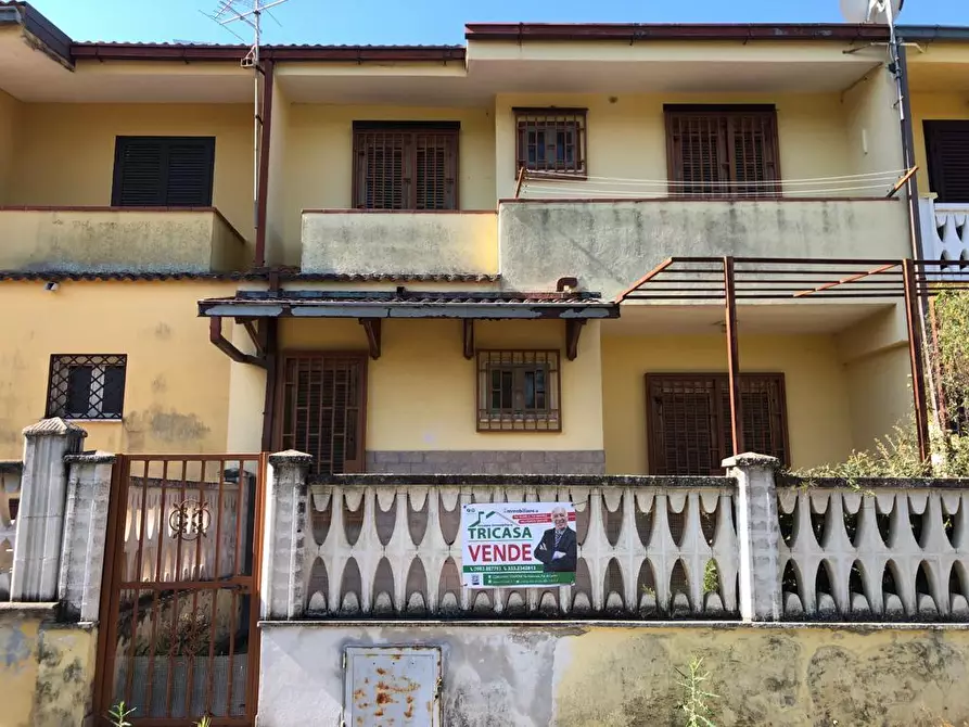 Immagine 1 di Casa bifamiliare in vendita  in BRUSCATE GRANDE a Cassano Allo Ionio