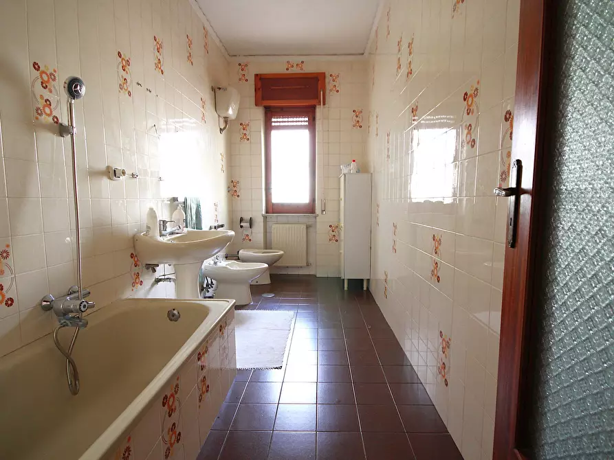 Immagine 11 di Trilocale in vendita  in Via Zenone di Elea 49 a Napoli