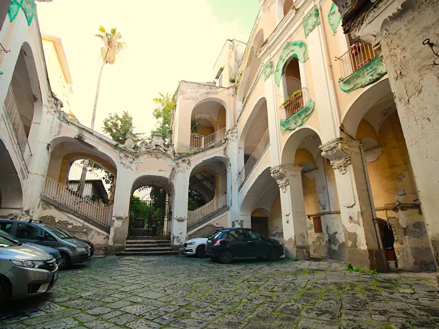 Immagine 8 di Trilocale in vendita  in Via Guglielmo Marconi 49 a Portici