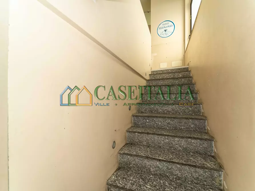Immagine 13 di Locale commerciale in vendita  in Via Cavour 46 a Alpignano