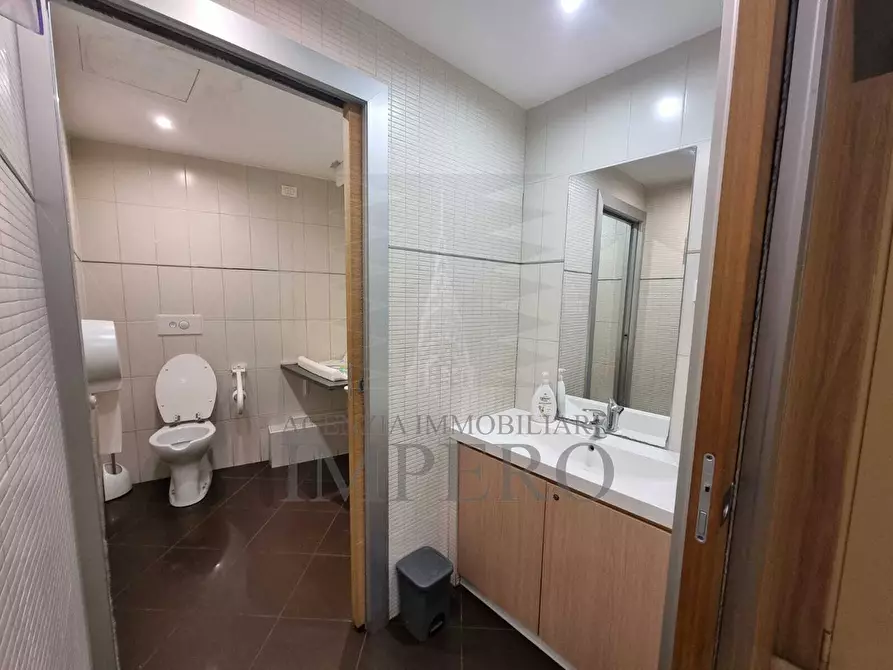 Immagine 15 di Bar / Ristorante in vendita  in Via Papa Giovanni XXIII 2 a Ventimiglia