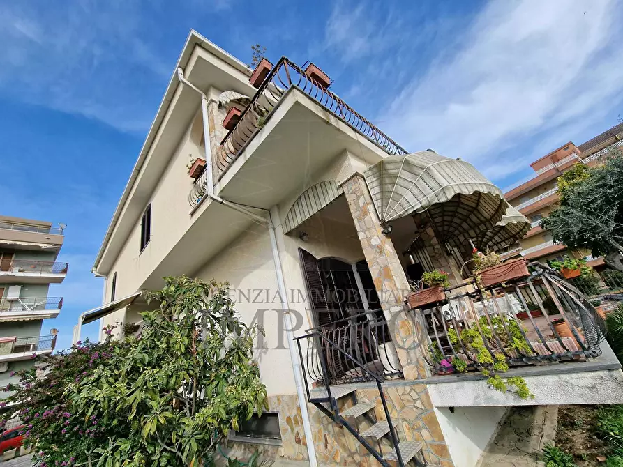 Immagine 23 di Villa in vendita  in Via Nervia 46 a Ventimiglia