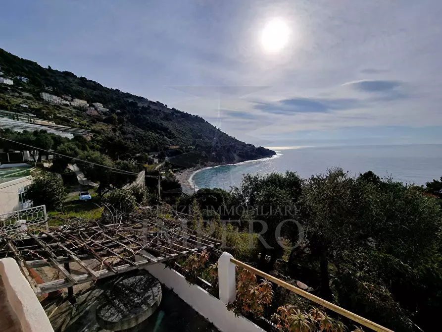 Immagine 11 di Villa in vendita  in Corso Mentone 2 a Ventimiglia