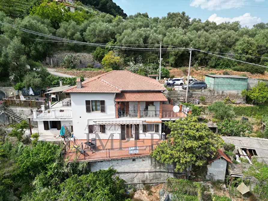 Immagine 1 di Casa bifamiliare in vendita  in Via Ciappin 2 a Ventimiglia