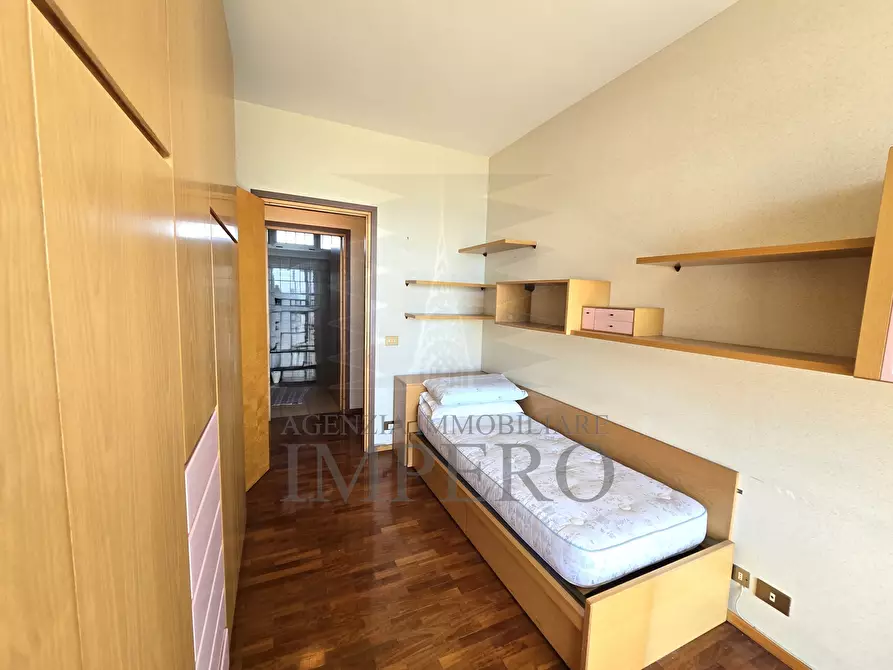 Immagine 14 di Pentalocale in vendita  in Lungomare Varaldo 67 a Ventimiglia