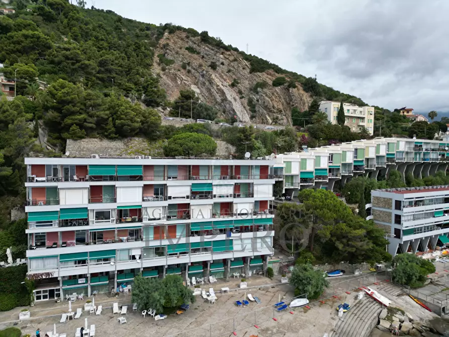 Immagine 4 di Bilocale in vendita  in Corso Guglielmo Marconi 169 a San Remo
