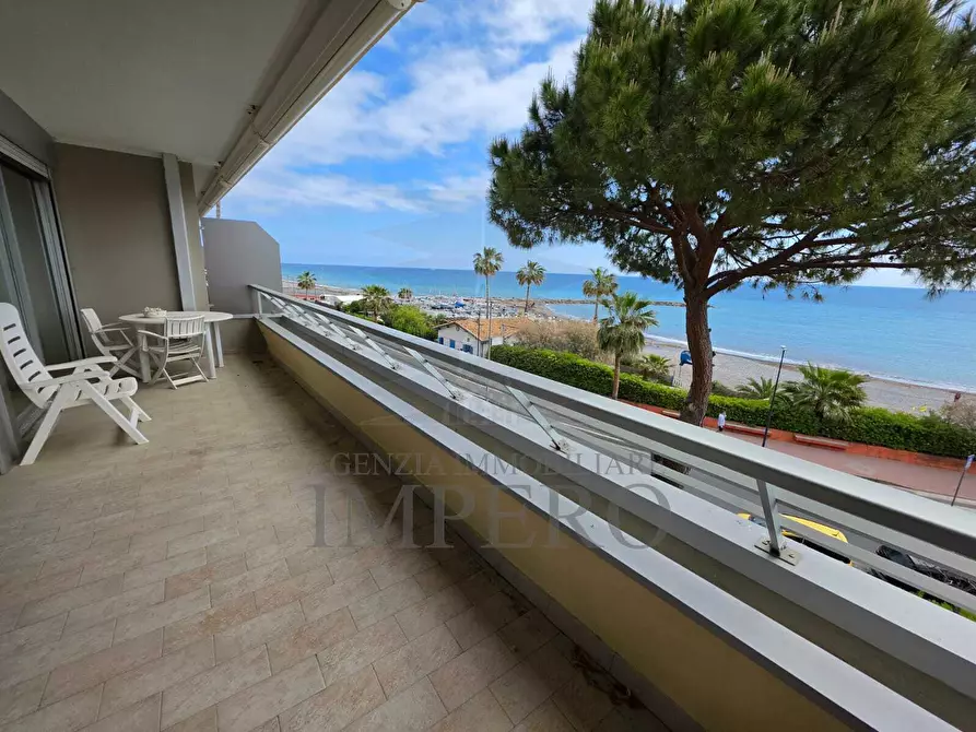 Immagine 3 di Pentalocale in vendita  in Lungomare Varaldo 67 a Ventimiglia