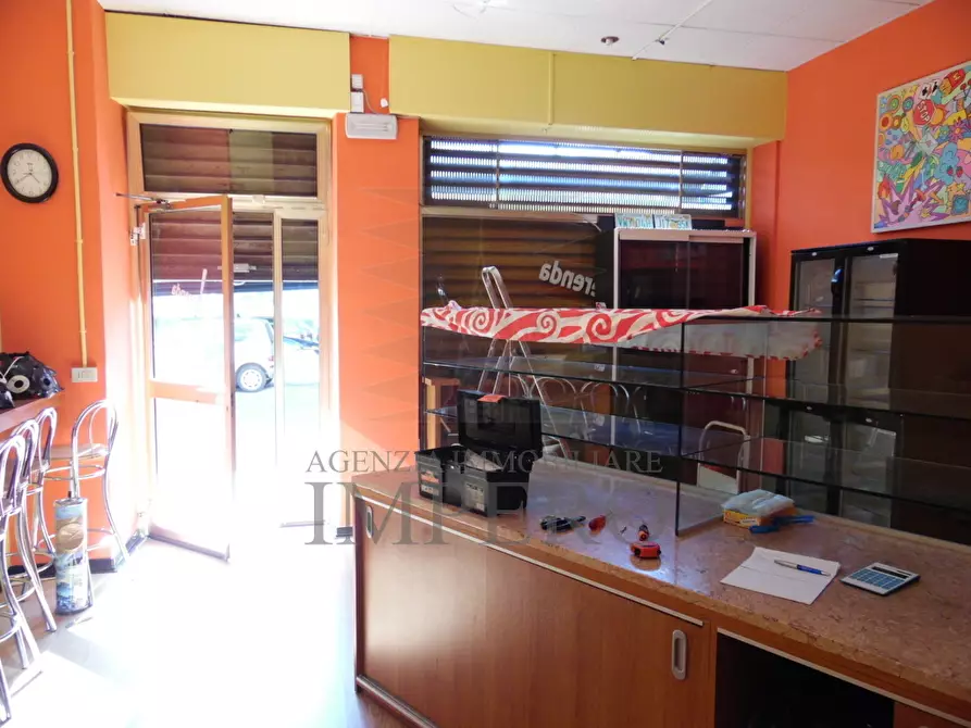 Immagine 7 di Locale commerciale in affitto  a Ventimiglia