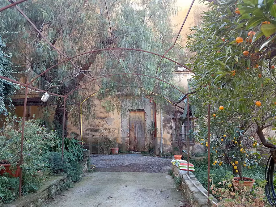 Immagine 5 di Villa in vendita  in Strada Statale 1 Dir 12 a Ventimiglia