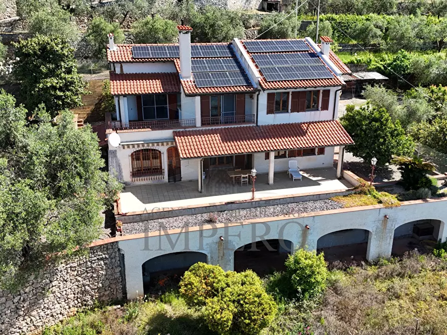 Immagine 1 di Villa in vendita  in Via Nappio 24 a Ventimiglia
