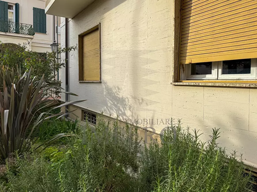 Immagine 19 di Quadrilocale in vendita  in Via 1º Maggio 60 a Bordighera