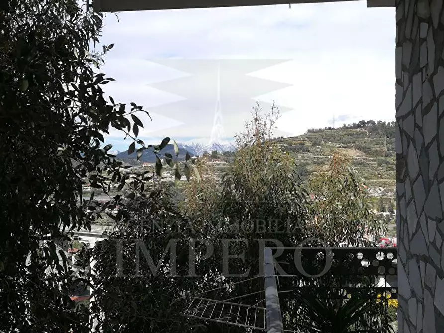 Immagine 8 di Trilocale in vendita  in Via Generale Vincenzo Rossi 79 a Bordighera