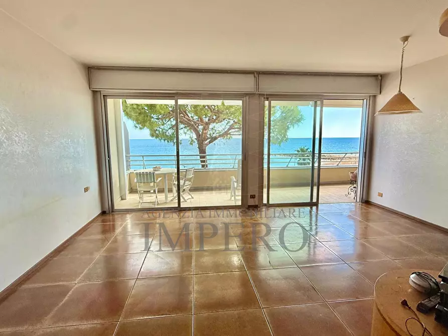 Immagine 46 di Pentalocale in vendita  in Lungomare Varaldo 67 a Ventimiglia