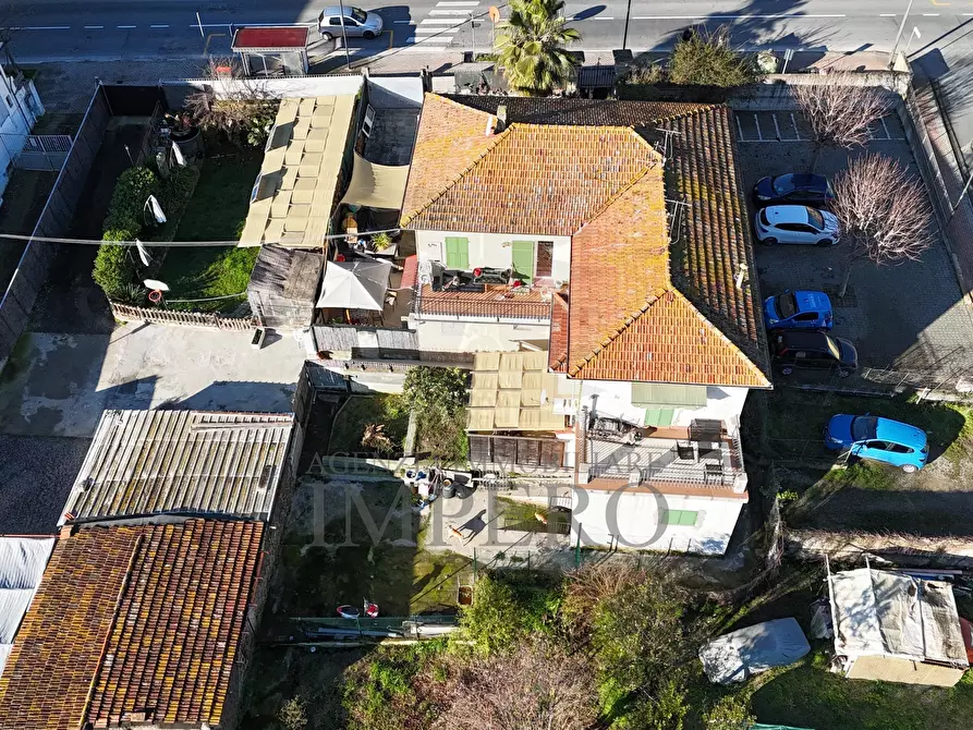 Immagine 23 di Bilocale in vendita  in Piazza Madonna 1 a Camporosso