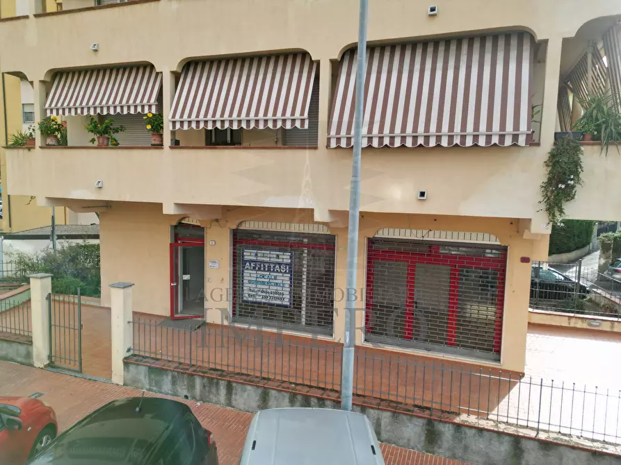 Immagine 15 di Locale commerciale in affitto  in Via Papa Giovanni XXIII 1 a Ventimiglia