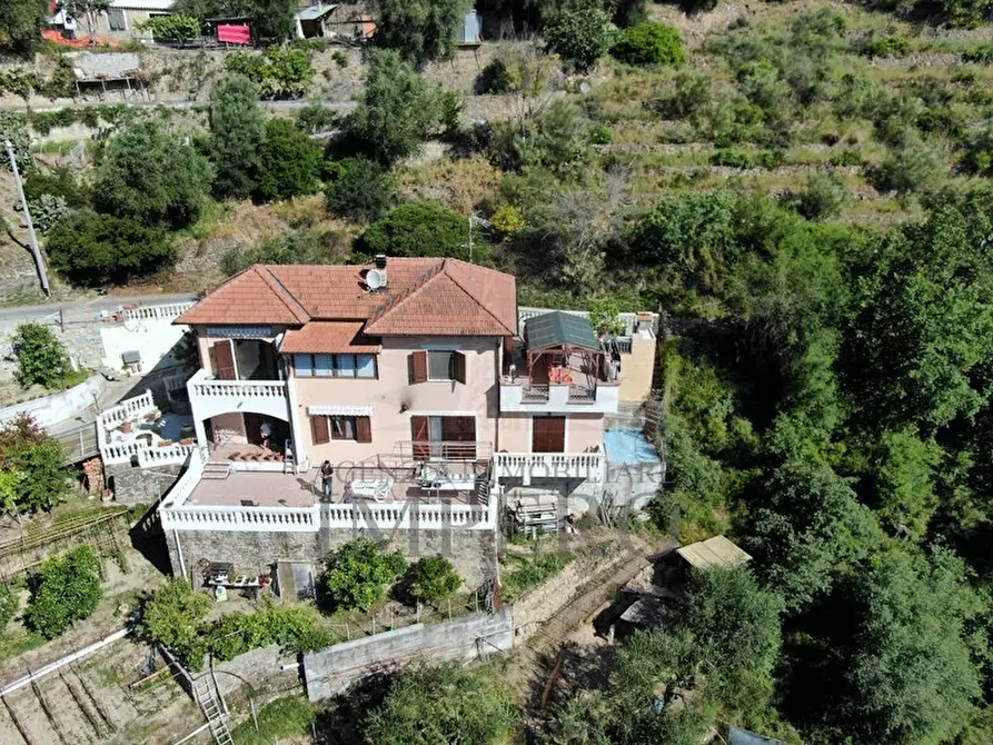 Immagine 1 di Casa bifamiliare in vendita  in Località Castellareto 501 a Camporosso