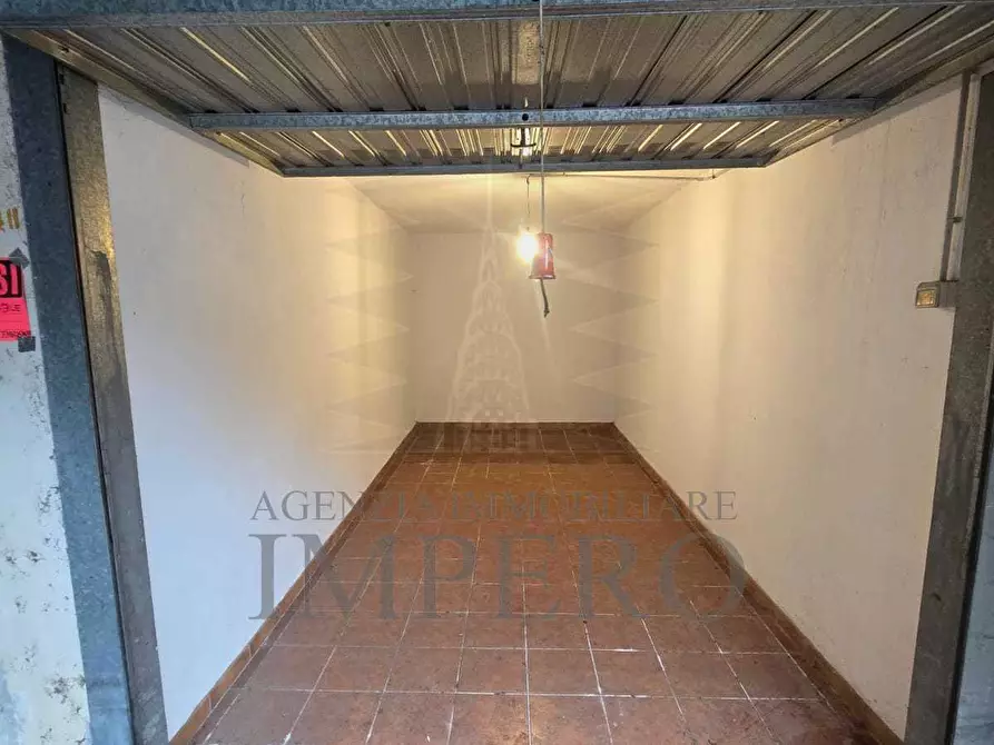 Immagine 2 di Garage in vendita  in Corso Limone Piemonte a Ventimiglia