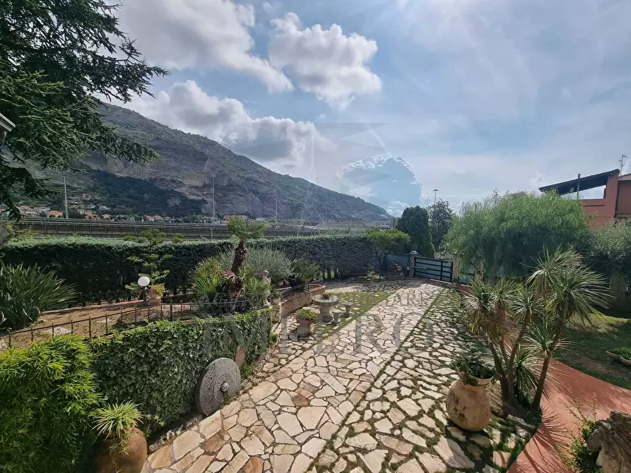 Immagine 17 di Villa in vendita  in Via Gallardi 63 a Ventimiglia