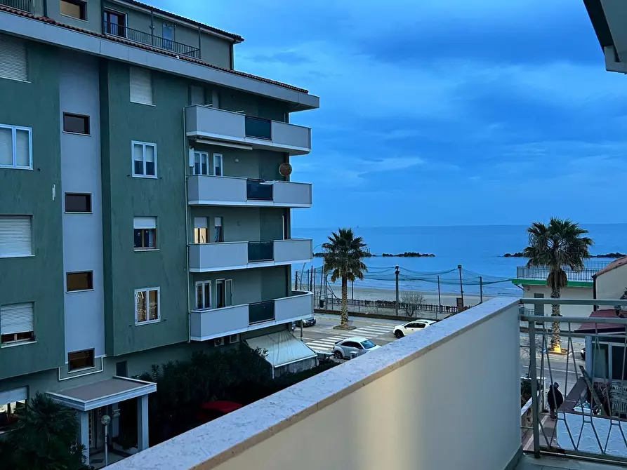 Immagine 30 di Pentalocale in affitto  in Viale Maiella 23/A a Francavilla Al Mare