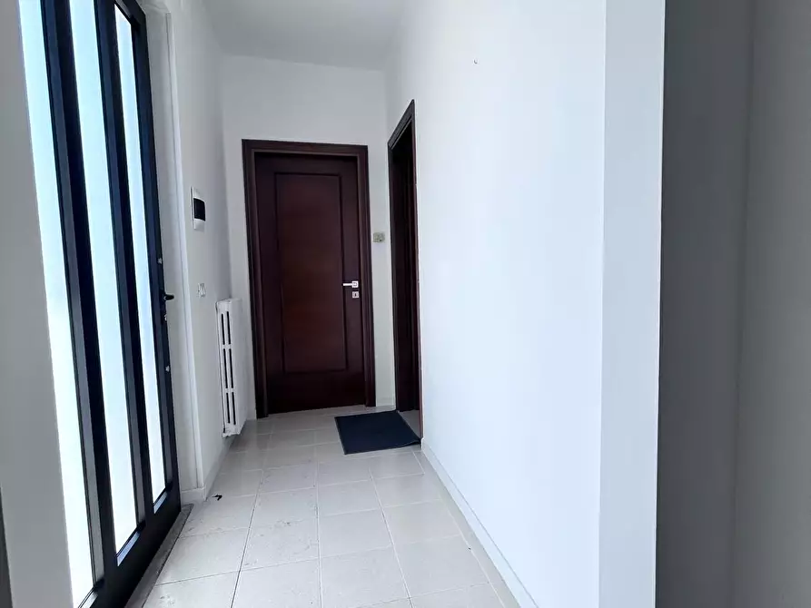 Immagine 12 di Ufficio in affitto  a Chieti