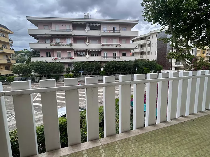 Immagine 19 di Quadrilocale in affitto  a Francavilla Al Mare