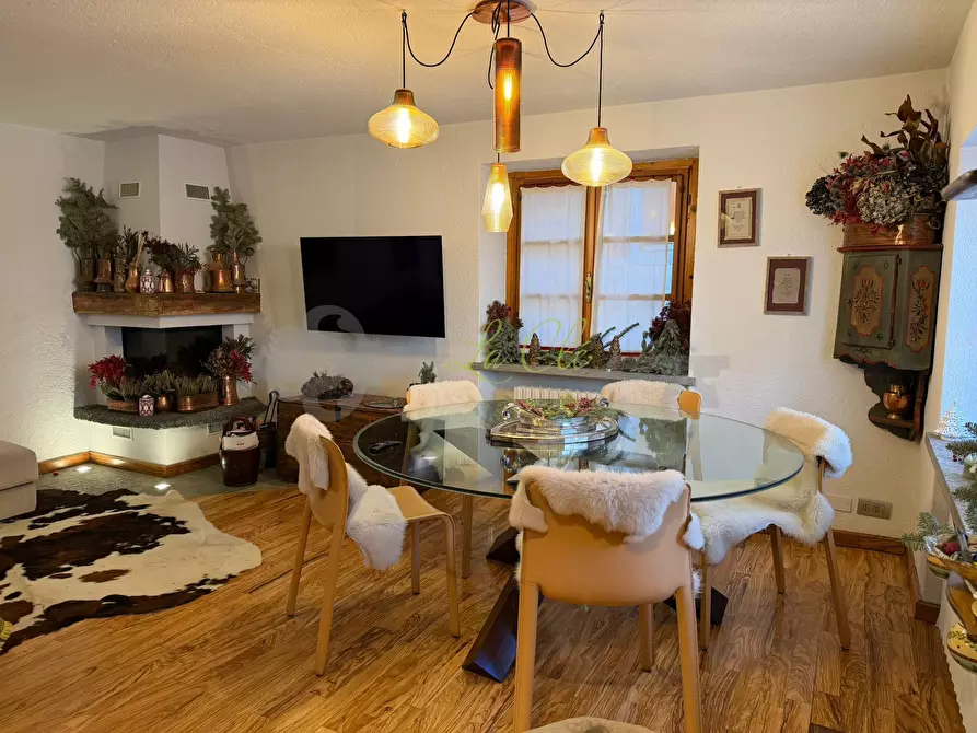 Immagine 8 di Trilocale in vendita  a Courmayeur