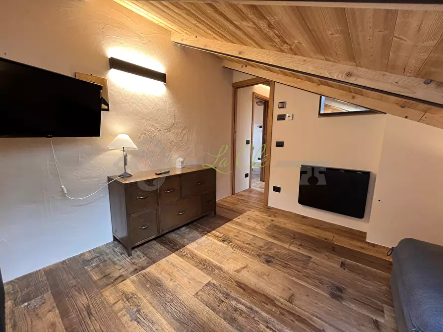 Immagine 26 di Trilocale in affitto  a Courmayeur