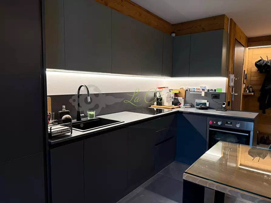 Immagine 10 di Trilocale in vendita  a Courmayeur