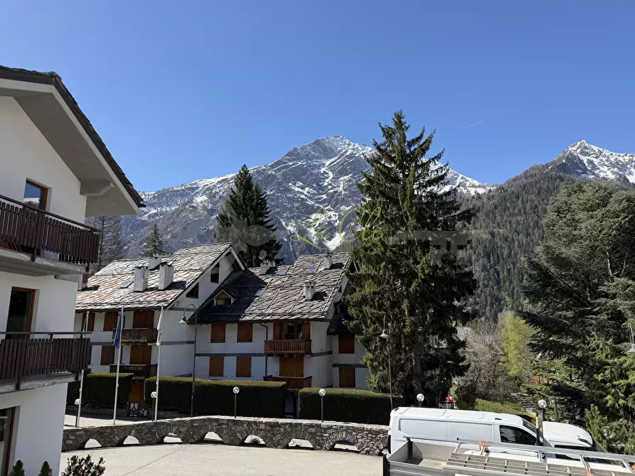 Immagine 22 di Trilocale in vendita  a Courmayeur