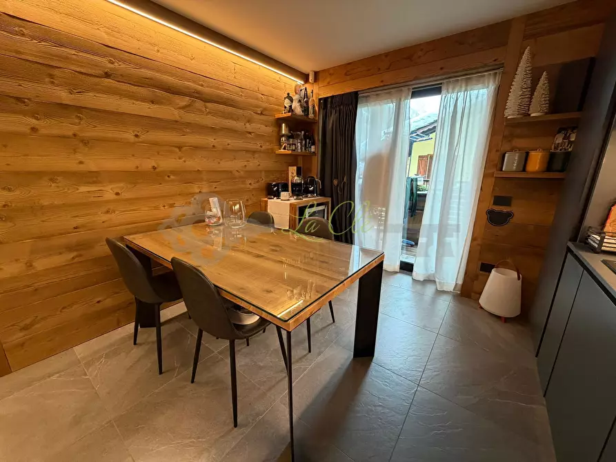 Immagine 7 di Trilocale in vendita  a Courmayeur