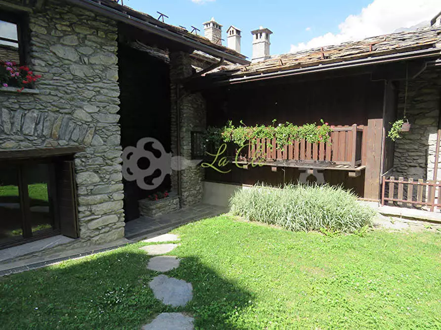 Immagine 18 di Quadrilocale in affitto  a Courmayeur